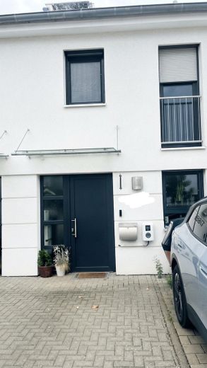 Moderna casa a schiera a risparmio energetico a Gießen – Foto 2