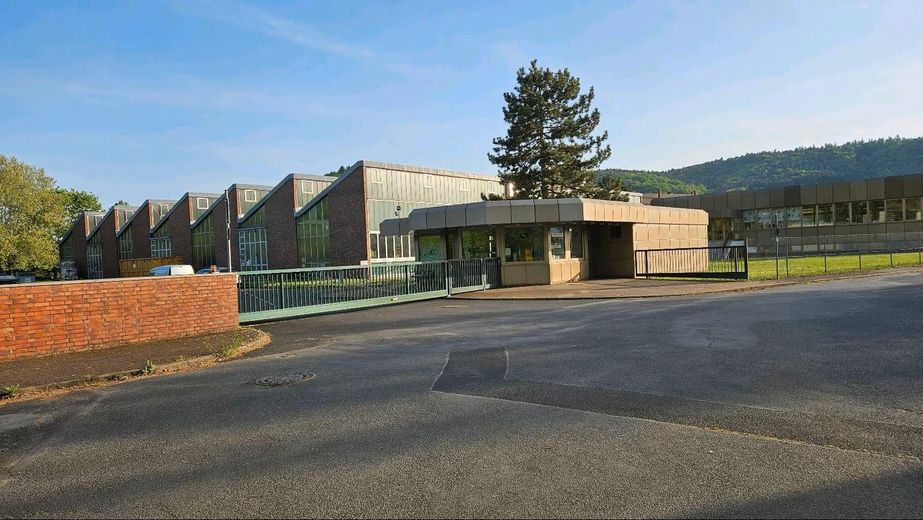 Vielseitige Produktions- & Lagerhalle 2.800 m² + 9.400 m² Freifläche in Wertheim-Bestenheid – Foto 2