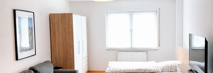 Apartamento de 1 habitación disponible para ocupar en Kassel-Mitte (ascensor, vivienda amueblada y potencial para Documenta – Wohnung - Möblierungsbeispiel