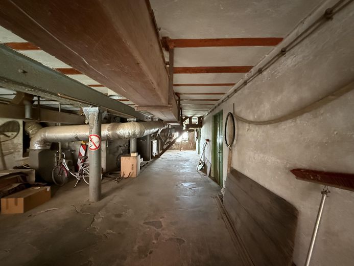 Edificio storico di un mulino con interessanti proventi da locazione – Innenansicht Erdgeschoss