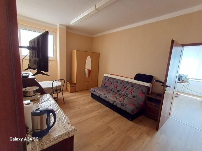 Veelzijdig bruikbaar commercieel vastgoed (kantoor, praktijk, hal, studio, ambacht, handel). 1a-locatie – Raum 6/Privatbereich ca. 16 qm