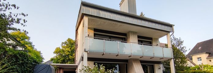 Rückwärtige Gebäudeansicht