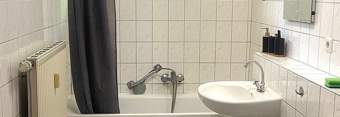 Badezimmer mit Badewanne