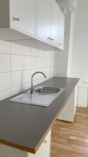 Luminoso apartamento antiguo de 1 habitación con cocina independiente – disponible para ocupar de inmediato – Küche