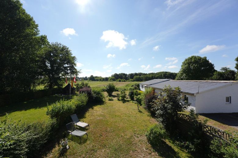 Flexibles Ostseehaus in Karlshagen – Wohnen und Ferienvermietung unter einem Dach – Blick aus dem Dachfenster