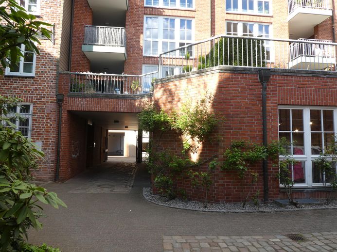Hof zur Straße