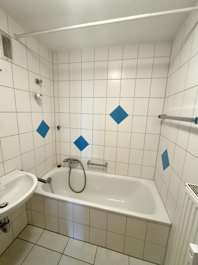 Helle 4-Zimmer-Wohnung mit Balkon & Garage in Korb – ideal für Paare – Foto 3