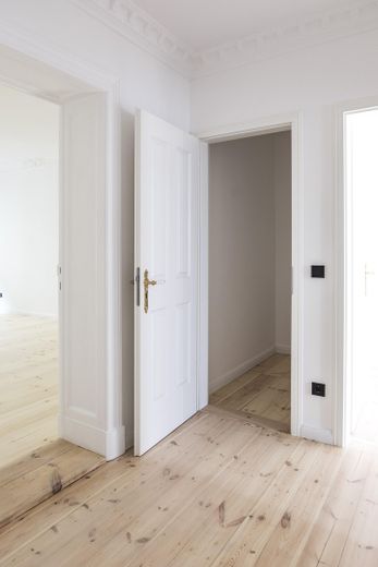 Exklusiver Altbau-Erstbezug zwischen Kollwitzkiez & Winsviertel | Stilvoll saniert | Provisionsfrei – Hauswirtschaftsraum