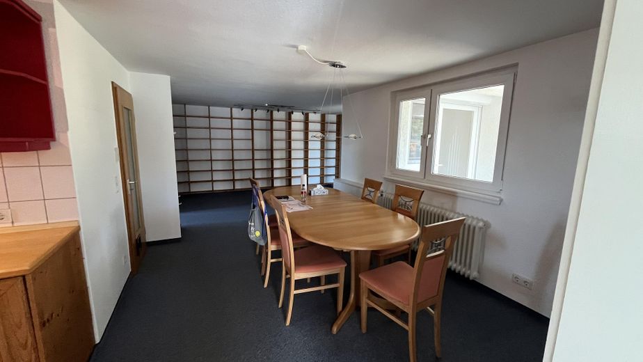 Großzügige 5-Zimmer-Wohnung mit Garten, Terrasse und Garage – Foto 4