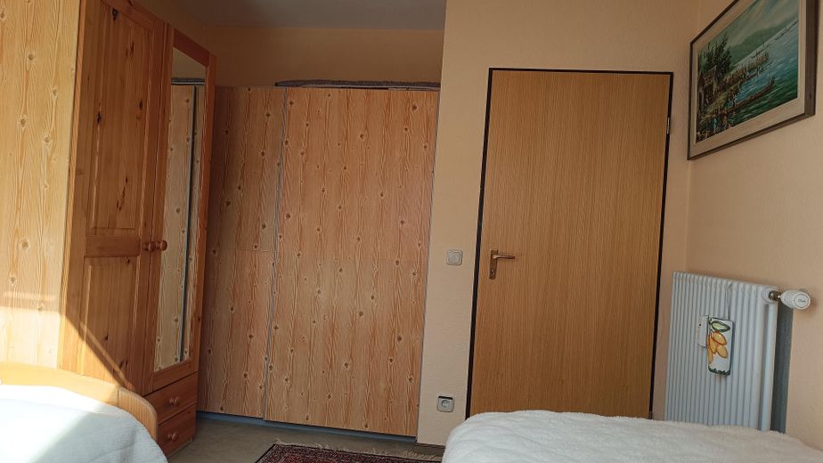 Gästezimmer mit Schränken