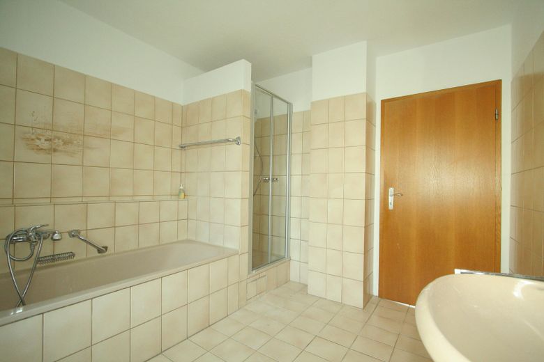 Ruim 3-kamerappartement met terras en tuin – Foto 7