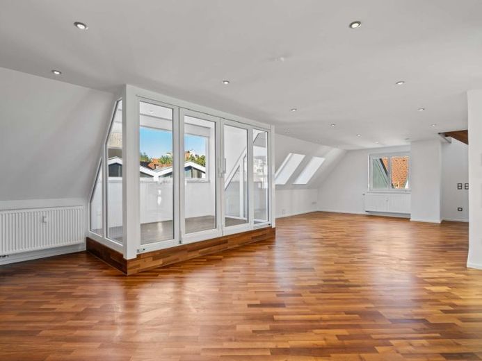 Centralny dwupoziomowy apartament o wysokim standardzie w Kempten – Zdjęcie 1