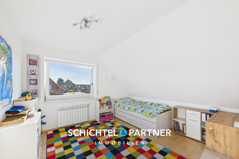 Surheide | Schickes Einfamilienhaus mit Terrasse, Garage und großem Garten – S&amp;P | Schlafzimmer