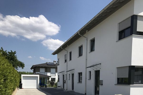 Modernes Reihenhaus mit Dachterrasse