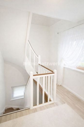 ***Willkommen in Ihrem neuen Zuhause - Familienidylle in Top-Lage von Wunsiedel*** – Flur Ansicht 2