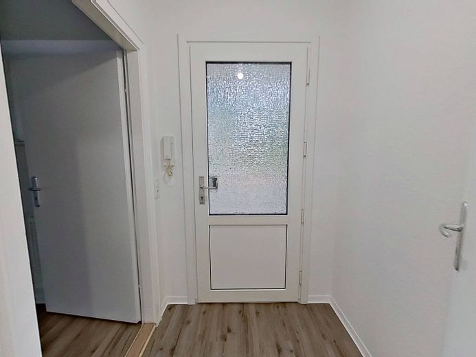 Moderne 2-Zimmer-Wohnung mit BALKON und einer durchdachten Raumaufteilung – Eingangsbereich