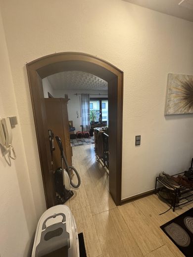 Przestronne 3 pokoje, kuchnia, przedpokój, łazienka, balkon w Viersen – Flur