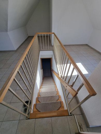 3-room maisonette apartment in Schwalbenweg/ Welsleben – Aufgang zum Atelier