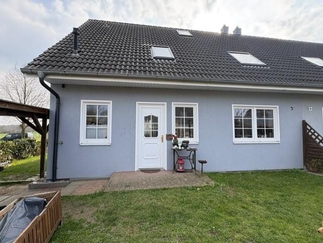 Schöne Doppelhaushälfte fußläufig zur Ostsee – Eingangsbereich