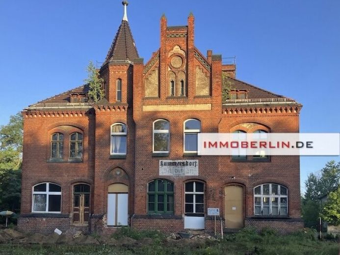 IMMOBERLIN.DE - Historischer Bahnhof mit Nebengebäude & großartigem Potenzial für Wohnen & Arbeiten – Foto 1