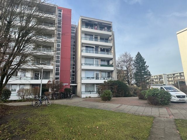 Kapitalanlage: Gut geschnittene Dreizimmerwohnung mit Loggia und Tiefgaragenstellplatz in Celle – Vorderansicht