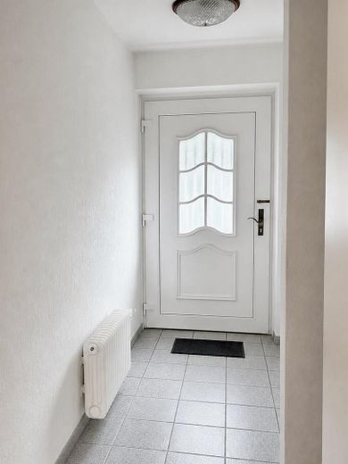 Provisionsfrei: Reihenhaus mit Garten in begehrter Wakenitznähe – Flur