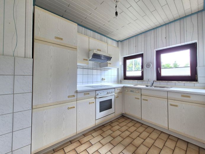 Affascinante casa unifamiliare con grande potenziale in buona posizione – libera e senza provvigione – Küche