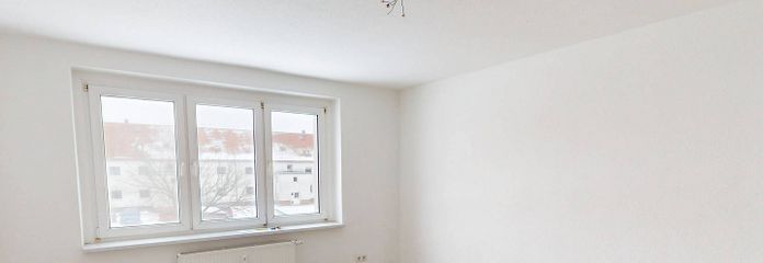 Move in now and receive 3 net cold rents as a gift*: Spacious 3-room apartment with bathtub – Ansicht I: Wohn- und Esszimmer