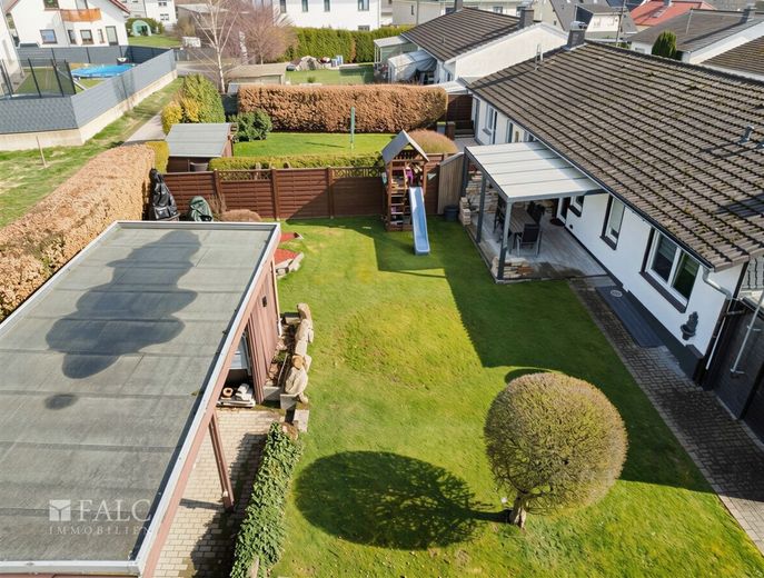 Zwei Ebenen, viele Möglichkeiten - Ihr neues Familienreich samt Gartenparadies! – Garten