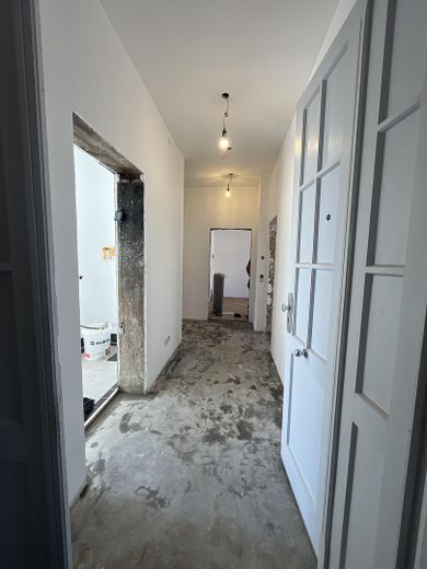 Piso de 3 habitaciones completamente renovado con 2 balcones en pleno Oststadt – Flur Blick in Wohnung