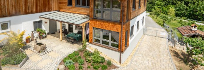 Wohnhaus mit Terrasse