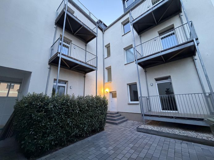 Appartement de 2 pièces avec balcon, 49 m², Roßlau, classe énergétique B – Innenhof