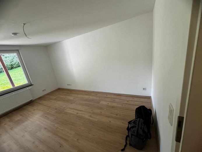 Schöne 3-Zimmer Wohnung mit Terasse und Garten – Schlafzimmer