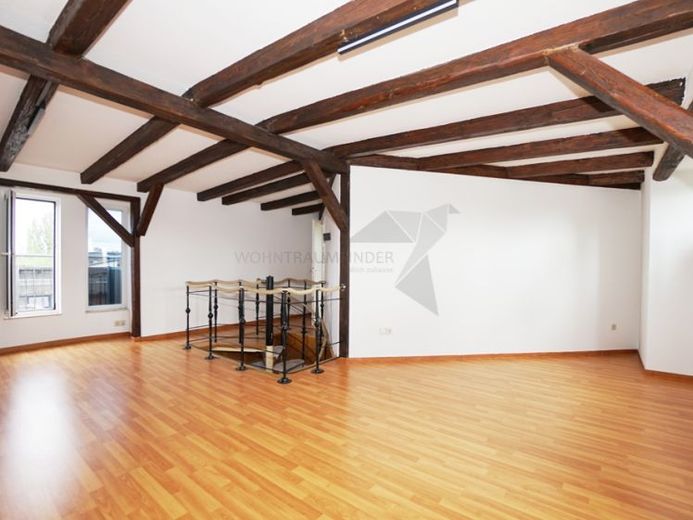 Romantische DG-Maisonette-2-Raum-Wohnung mit Einbauküche – Foto 1