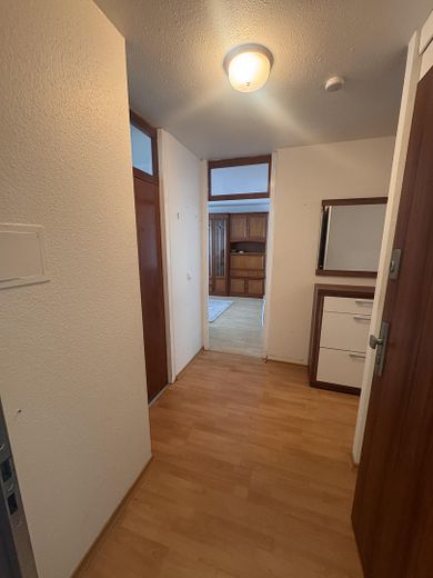 Attraktive 4-Zimmer Wohnung für die ganze Familie – Eingang