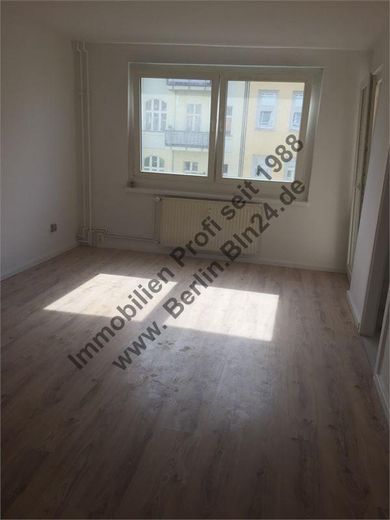 Mietwohnung 2 Zimmer, Wohnzimmer mit Balkon Südseite – 13.09.2015 156