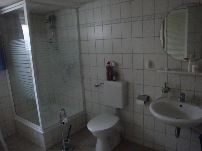 2 FAM-Haus, Heiligenhafen gute Lage, Niedrigenergie, grundsaniert, gehobene Ausstattung – Keller WC-Duschbad