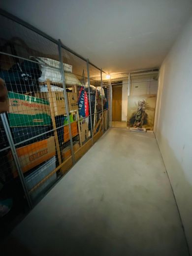 Helle 3-Zimmer-Wohnung mit Einbauküche & Aufzug & West-Loggia in München – Kellerabteil