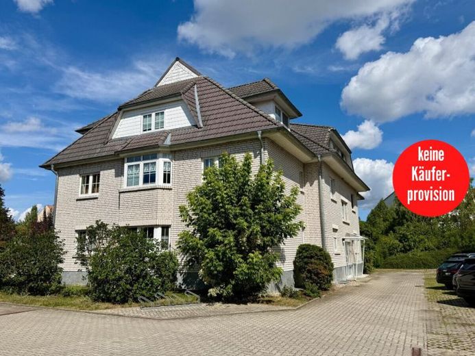 HORN IMMOBILIEN++ نوبراندنبورغ، شقة تمليك مشرقة من 3 غرف مع شرفة، وموقف سيارات، ومطبخ مجهز
-مؤجرة- – الصورة 1