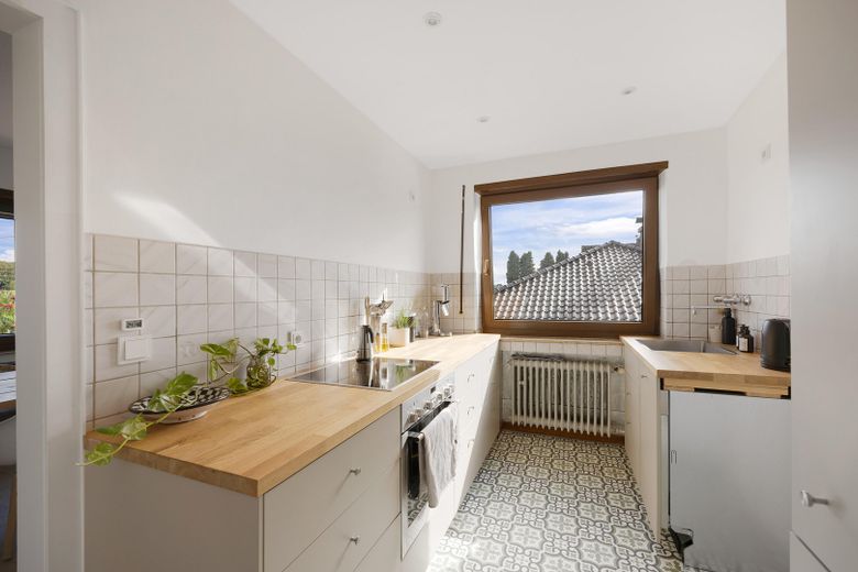 Casa bifamiliar con potencial de ampliación para una tercera vivienda entre Düsseldorf y Mönchengladbach – Küche