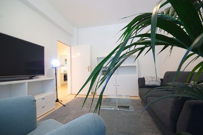 Appartamento arredato, situato in posizione tranquilla e dal design moderno, con balcone vicino al centro di Essen e alla stazione centrale – 1184de10f4cf063aafaf628b370046ce152157d6.jpg