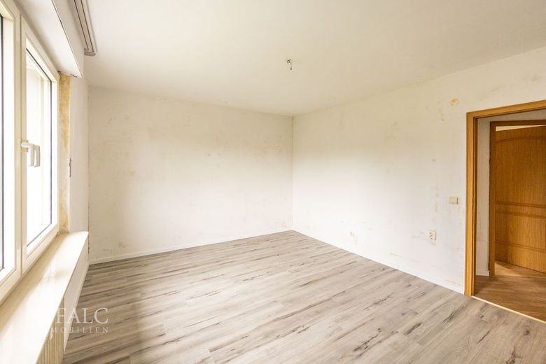 Ihr neues Zuhause nach Maß - 3 Zimmer, Balkon &amp; bereits erneuertes Bad – Schlafzimmer 2