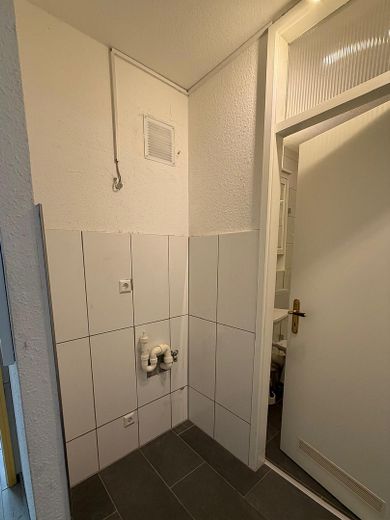 Attraktive Kapitalanlage - sofort vermietbare 1-Zi-Whg mit modernisiertem Bad, Panoramablick – Waschmaschinenanschluss