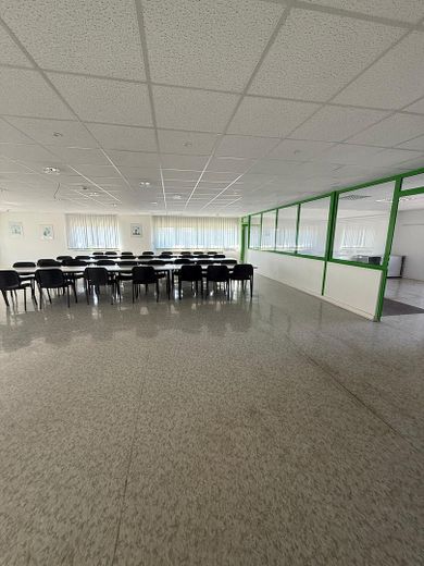 Oficina · Consulta · Autoescuela · Formación: dos plantas, divisibles desde 40 m² – Foto 16