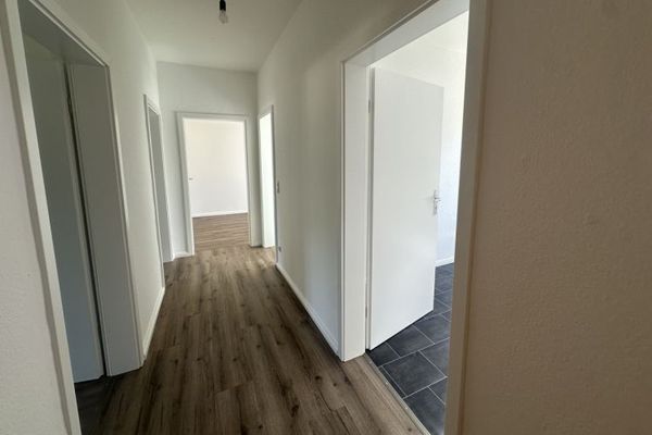Untermhaus'ta balkonlu ve küvetli, yeni yenilenmiş 3 odalı daire!