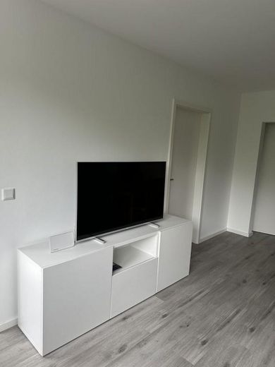 Voll möblierte wohnung mit Einbauküche – Foto 7