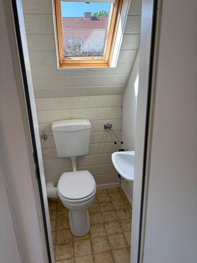 Freistehendes Einfamilienhaus mit Doppelgarage und schönem Garten – Foto 28