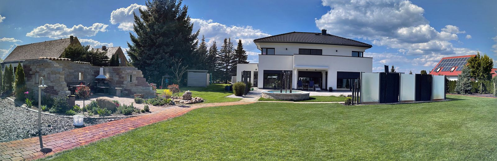 Luxus Stadtvilla mit angelegtem Traum Garten – Foto 12