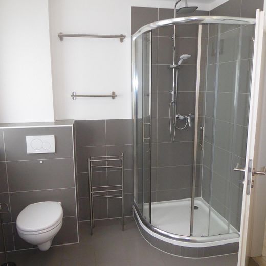 NACHMIETER für Traumwohnung in Traumlage gesucht! – Bad / WC / Dusche