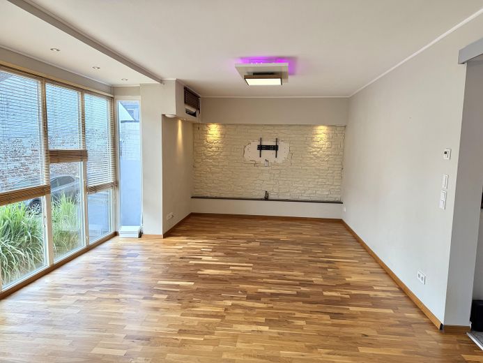 Piso split-level de alta calidad con carácter de casa en una ubicación privilegiada de Junkersdorf – Wohnzimmer OG